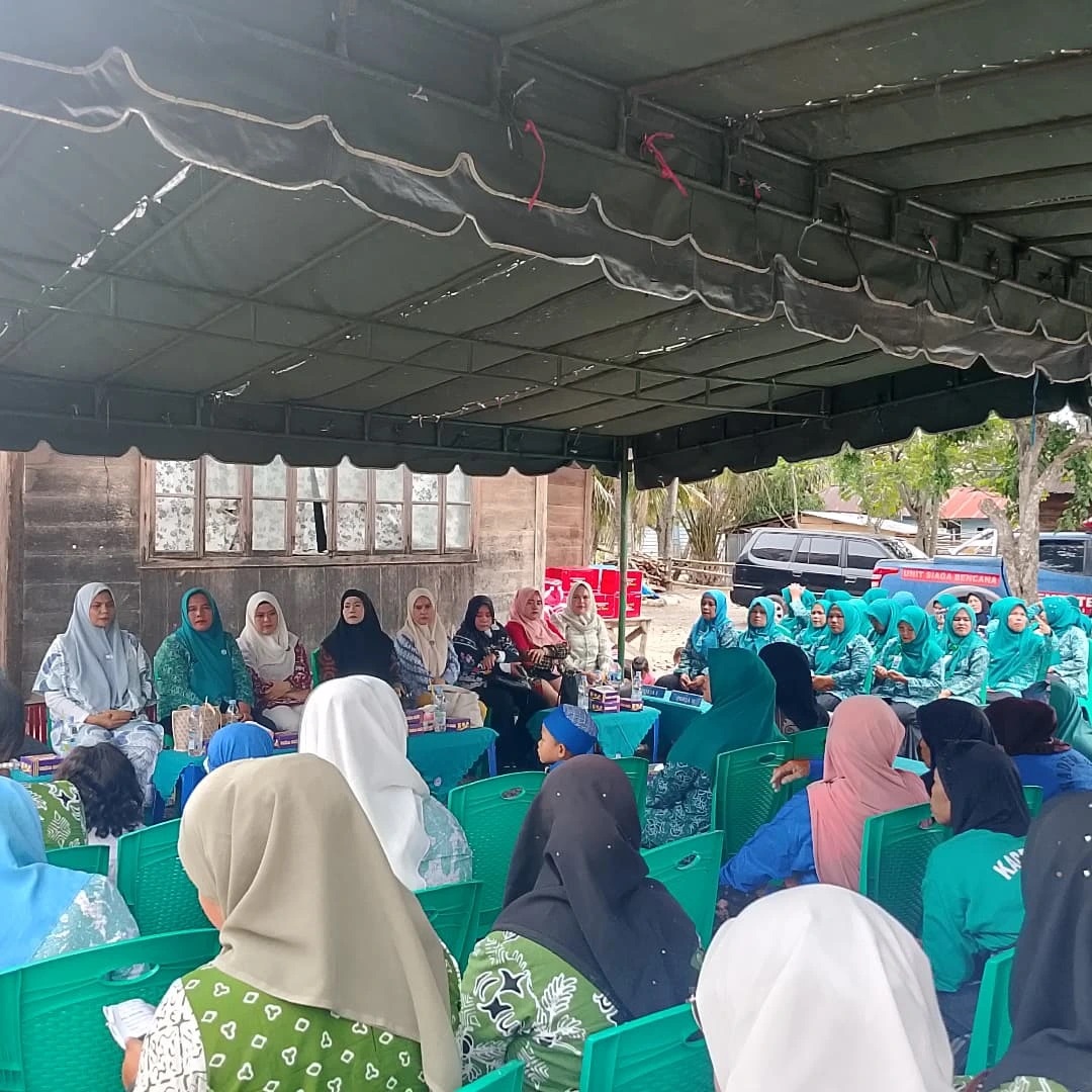 Kunjungan dan pembinaan TP.PKK Kab yang dihadiri oleh Ibu Sekretaris PKK (Ny.Leli Musni Lelo)  